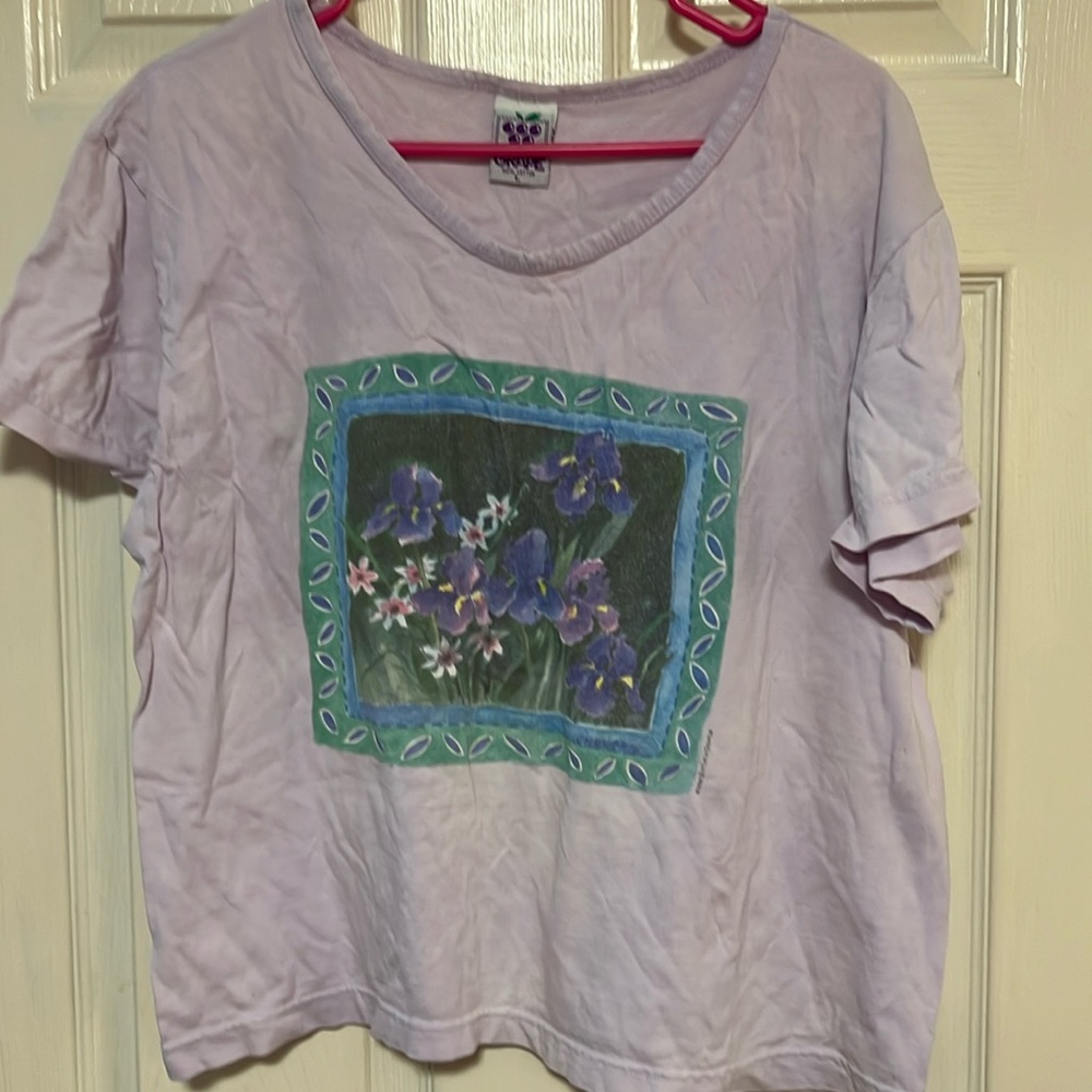 Lavender iris t shirt short sleeve size Large 100% cotton